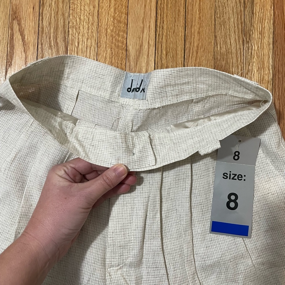 Vintage Beige Linen Pleated Shorts - Picture 7 of 15